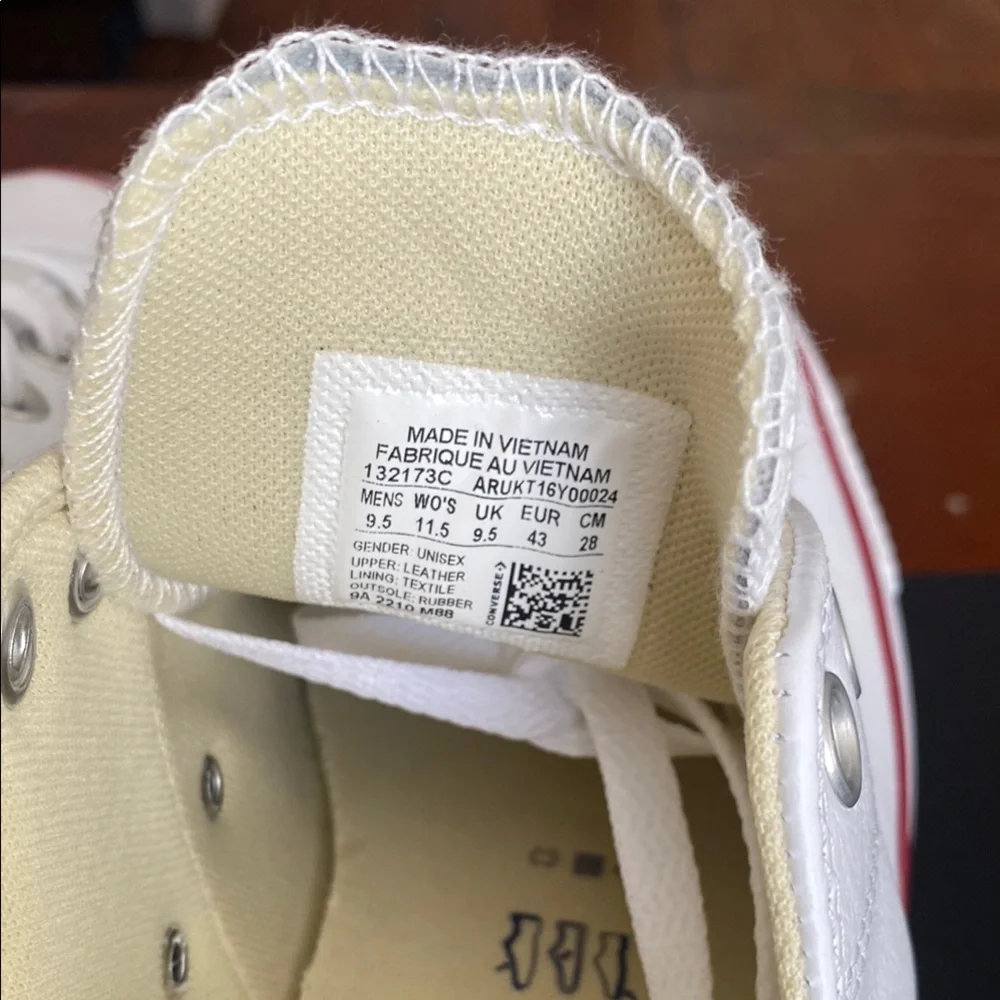 Converse Men's White and Red Sneakers - Picture 2 of 4